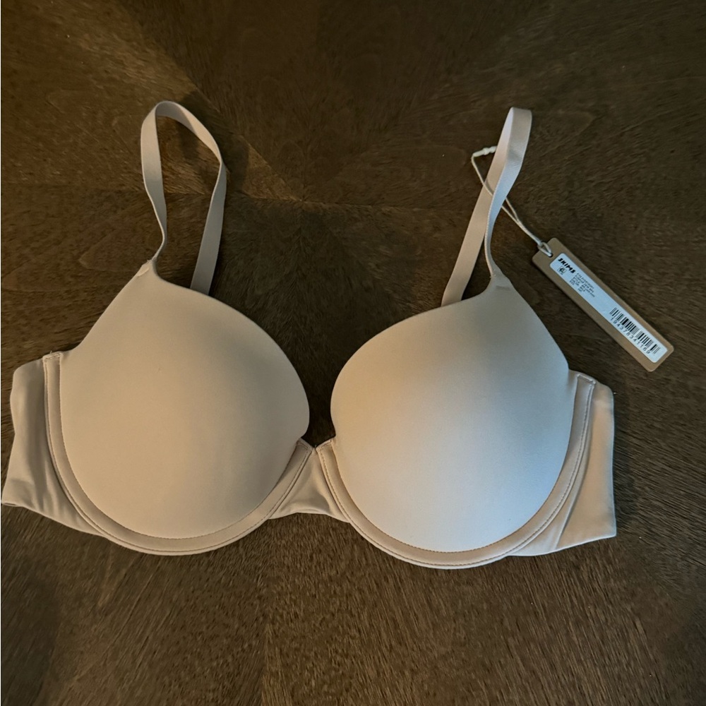 Skims push up T-shirt bra with tags